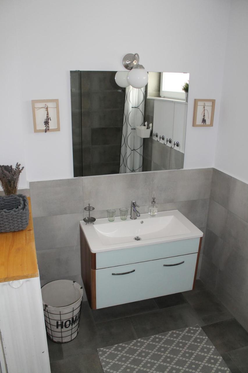 شقة Apartman Nikol تيهاني المظهر الخارجي الصورة